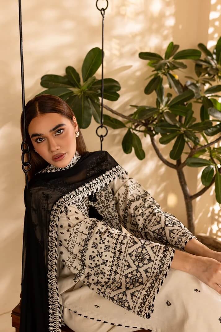 BATIK LAWN 3PC - LAWN EMB SHIRT WITH BAMBER CHIFFON EMB DUPATTA AND LAWN EMB TROUSER | RP-3689