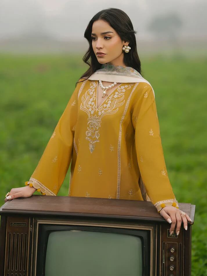 IZEL LAWN 3PC - LAWN EMB SHIRT WITH MONARK PRINTED DUPATTA AND LAWN DYED TROUSER | RP-3685
