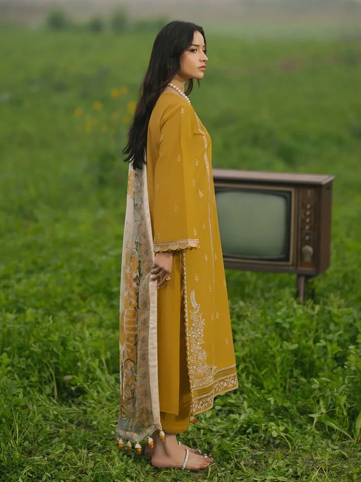 IZEL LAWN 3PC - LAWN EMB SHIRT WITH MONARK PRINTED DUPATTA AND LAWN DYED TROUSER | RP-3685