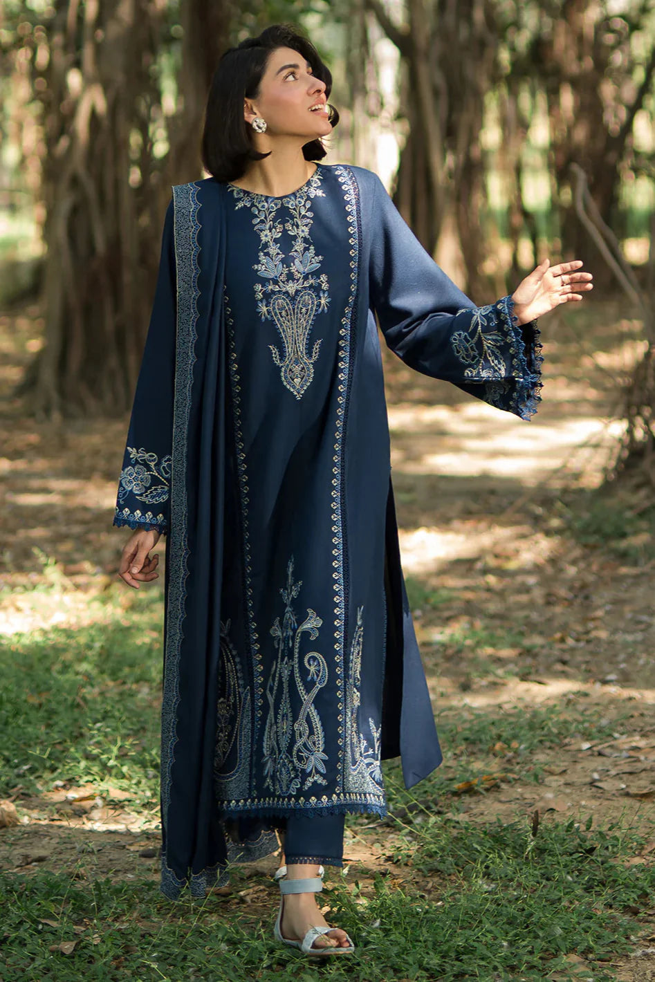 ASIM JOFA- 3PC DHANAK EMBROIDERED SHIRT WITH DHANAK EMBROIDERED SHAWL AND TROUSER -BIC-4174