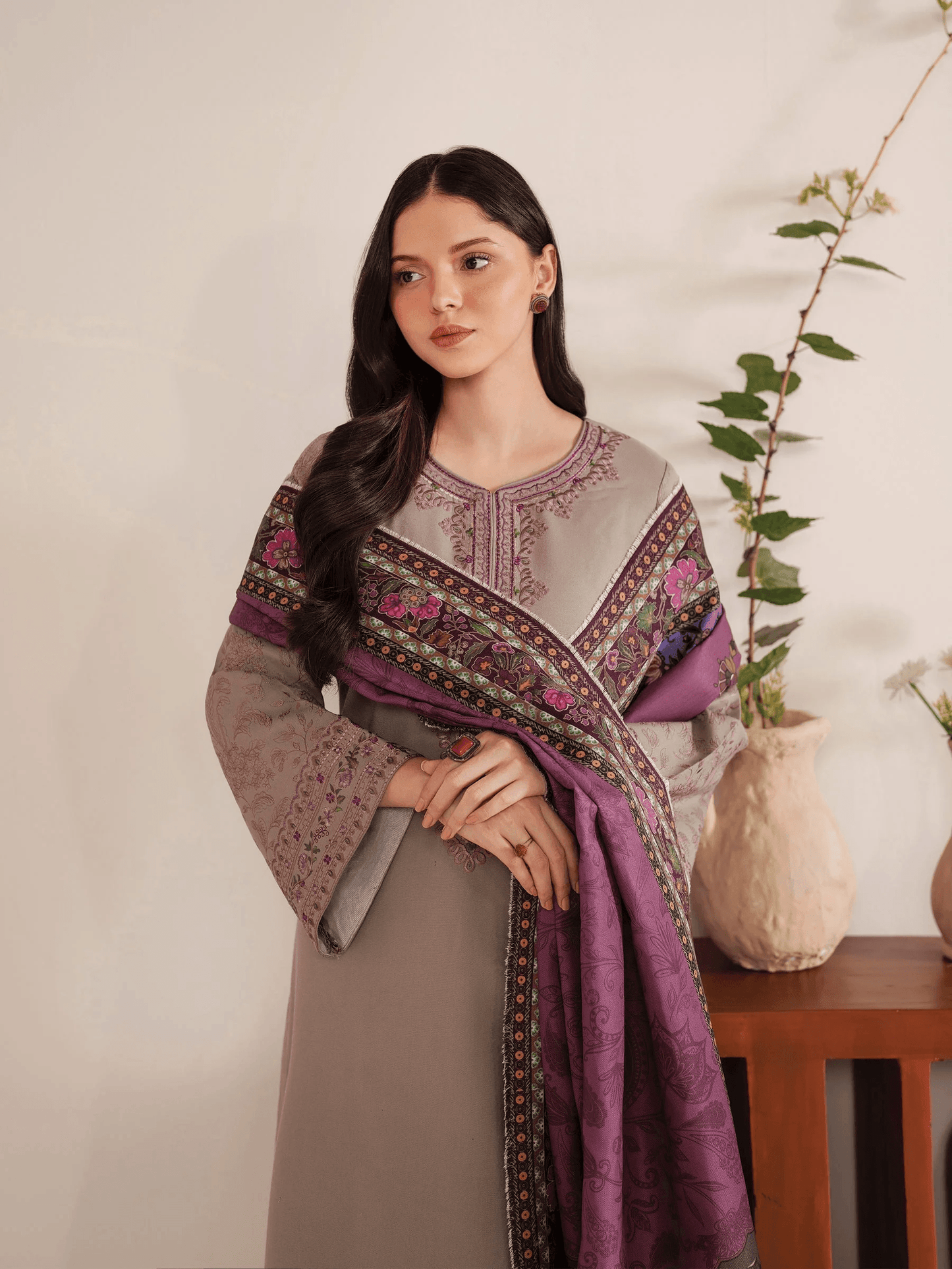 Garnet Emb 3Pcs Lawn 1003 rangpasand.com 06