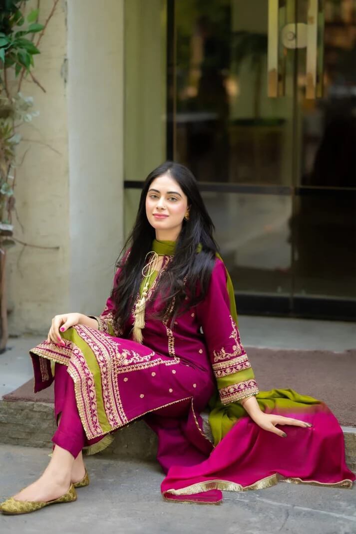 OMAL LAWN 3PC - LAWN EMB SHIRT WITH BAMBER CHIFFON DYE & DYE DUPATTA AND LAWN DYED TROUSER | RP-3629