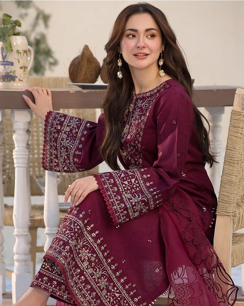QALAMKAR LAWN 3PC - LAWN EMB SHIRT WITH ORGANZA EMB DUPATTA AND LAWN EMB TROUSER | RP-3727