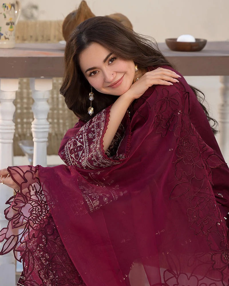 QALAMKAR LAWN 3PC - LAWN EMB SHIRT WITH ORGANZA EMB DUPATTA AND LAWN EMB TROUSER | RP-3727