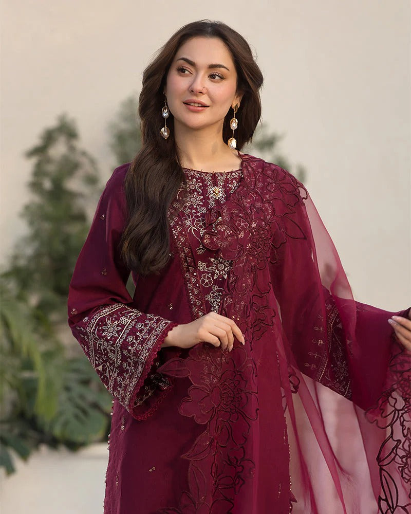QALAMKAR LAWN 3PC - LAWN EMB SHIRT WITH ORGANZA EMB DUPATTA AND LAWN EMB TROUSER | RP-3727