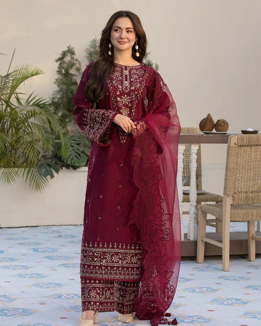 QALAMKAR LAWN 3PC - LAWN EMB SHIRT WITH ORGANZA EMB DUPATTA AND LAWN EMB TROUSER | RP-3727