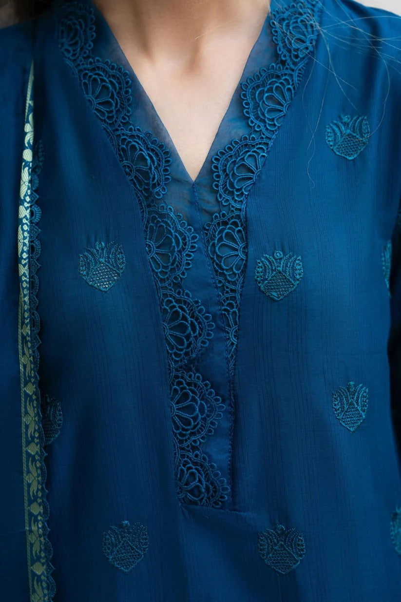 MIRAKHI LAWN 3PC - LAWN CHIKANKARI EMB SHIRT WITH LAWN JACQUARD PRINTED DUPATTA AND LAWN DYED TROUSER | RP-5600