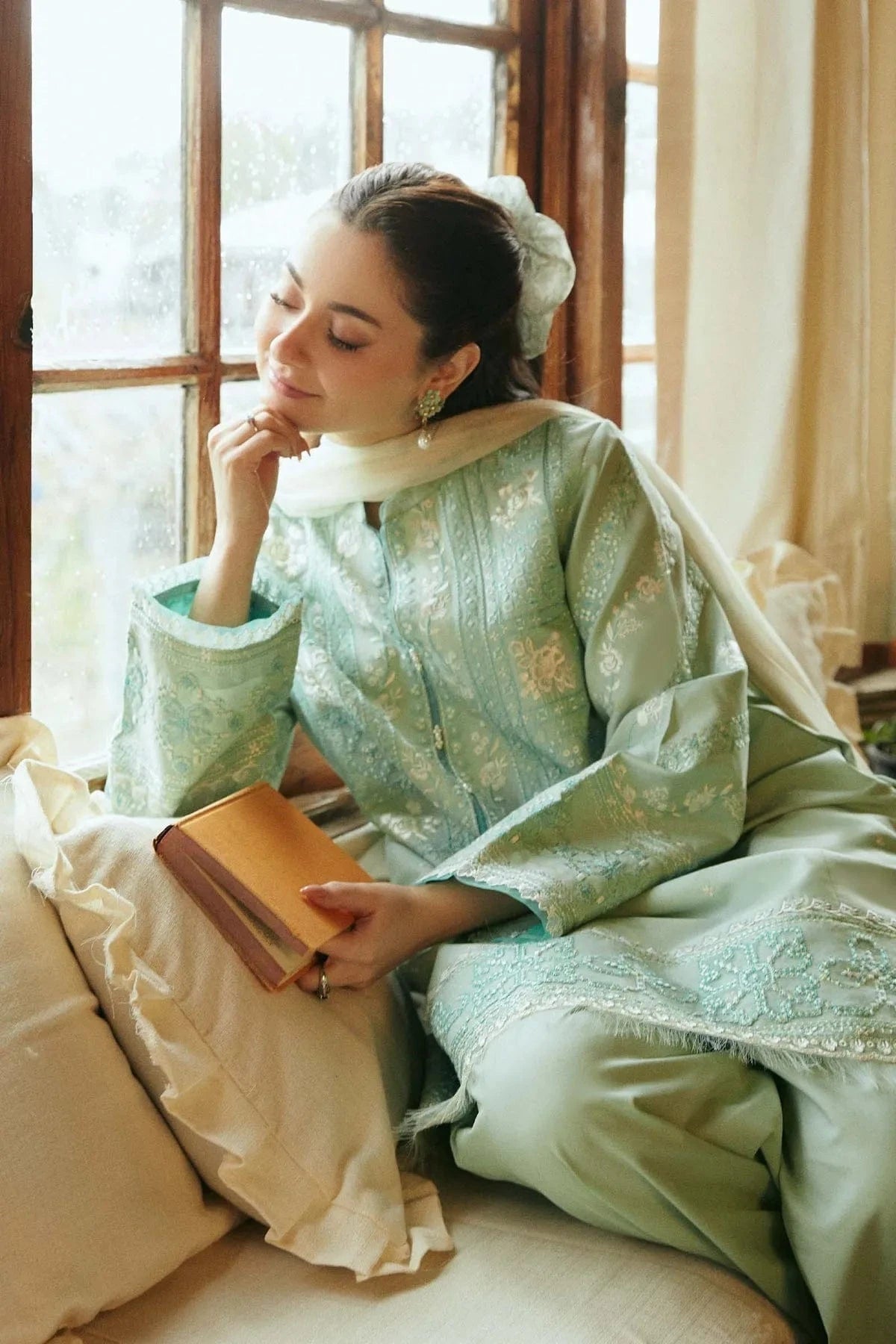 ZARA SHAHJAHAN LAWN 3PC - LAWN EMB SHIRT WITH MONARK PRINTED DUPATTA AND LAWN EMB TROUSER | RP-1019